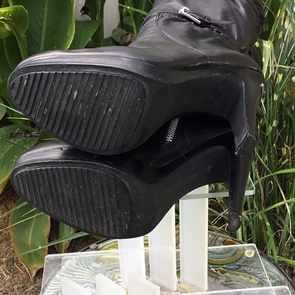 Michael Kors Black Veronica Platform Boots - Picture 15 of 16